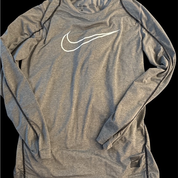 Nike Tops - Nike Gray Long Sleeve Tee